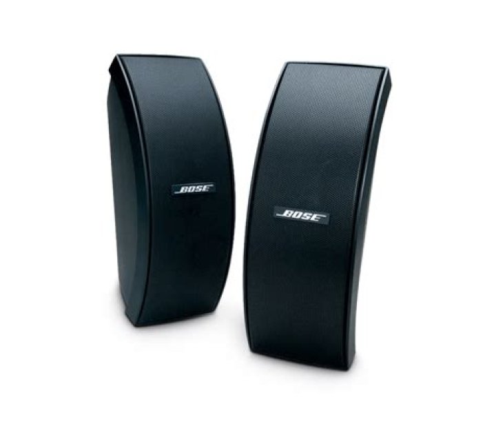 Are Bose 151 SE speakers Bluetooth?