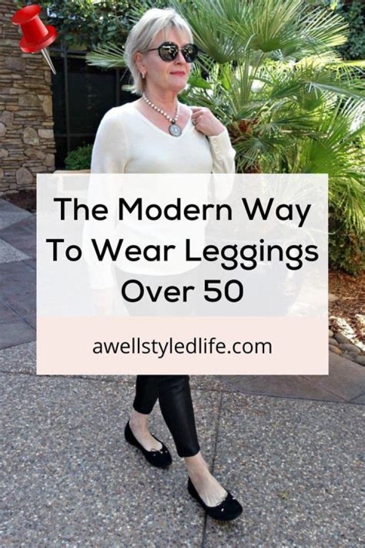 Can 50 year old woman wear leggings?