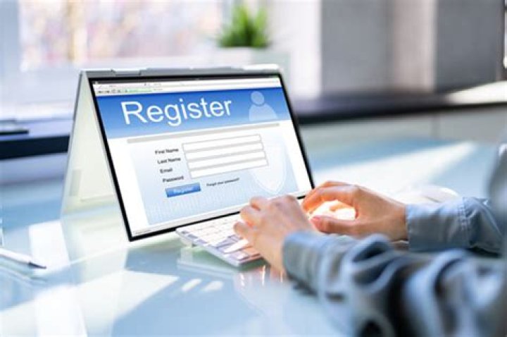 Can I register with job Centre online?