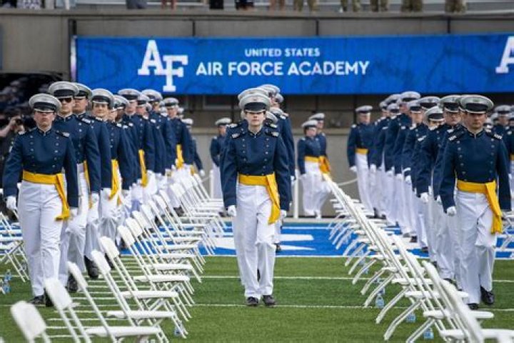 Do Air Force Academy cadets get sword?