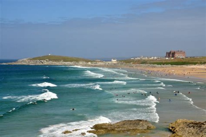 How big are the waves today in Newquay?