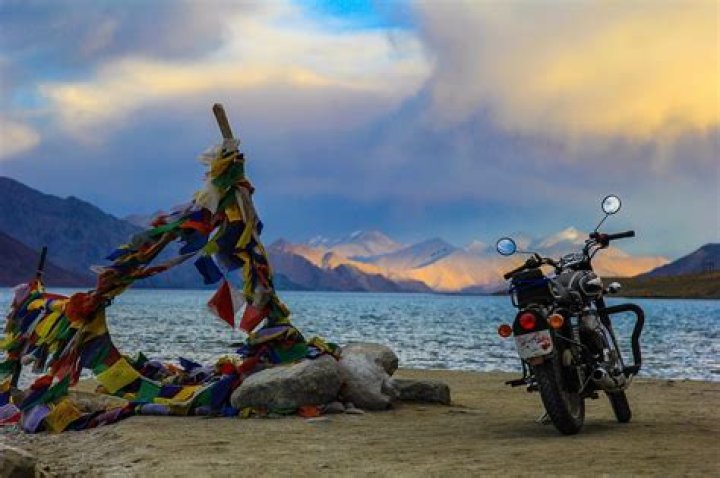 How is the road from Leh to Pangong Lake?