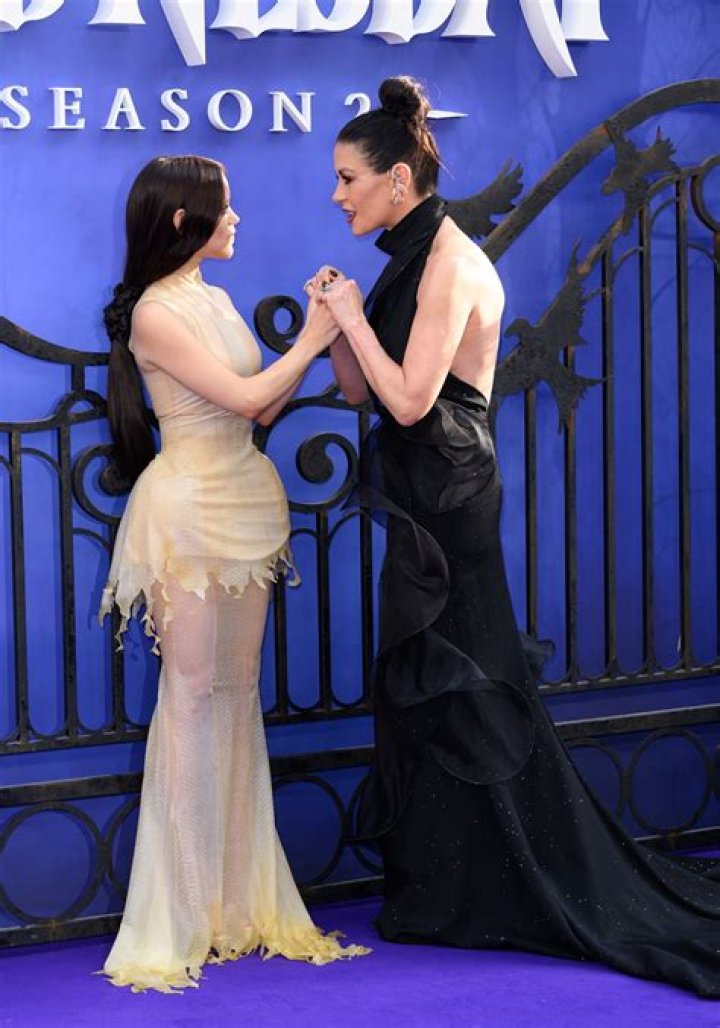 How much can Jessica Jones lift?