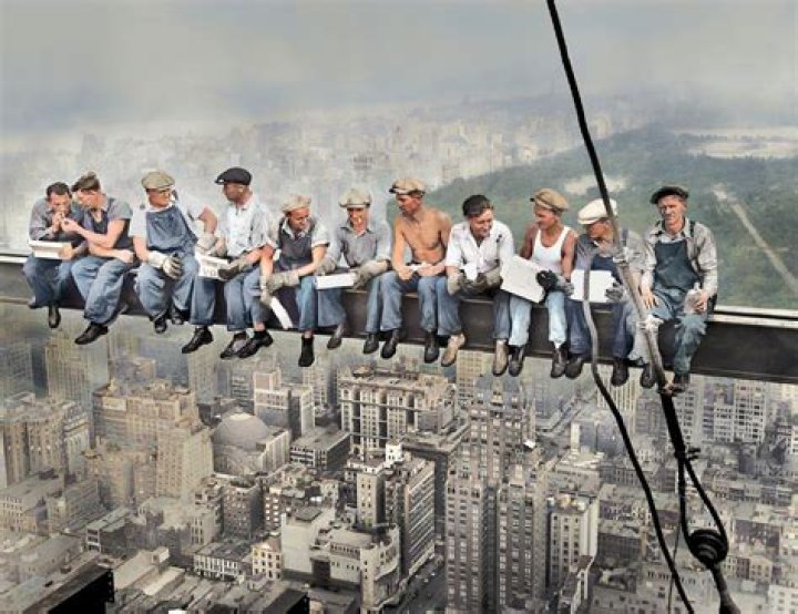 Is Lunch atop a skyscraper a real photo?