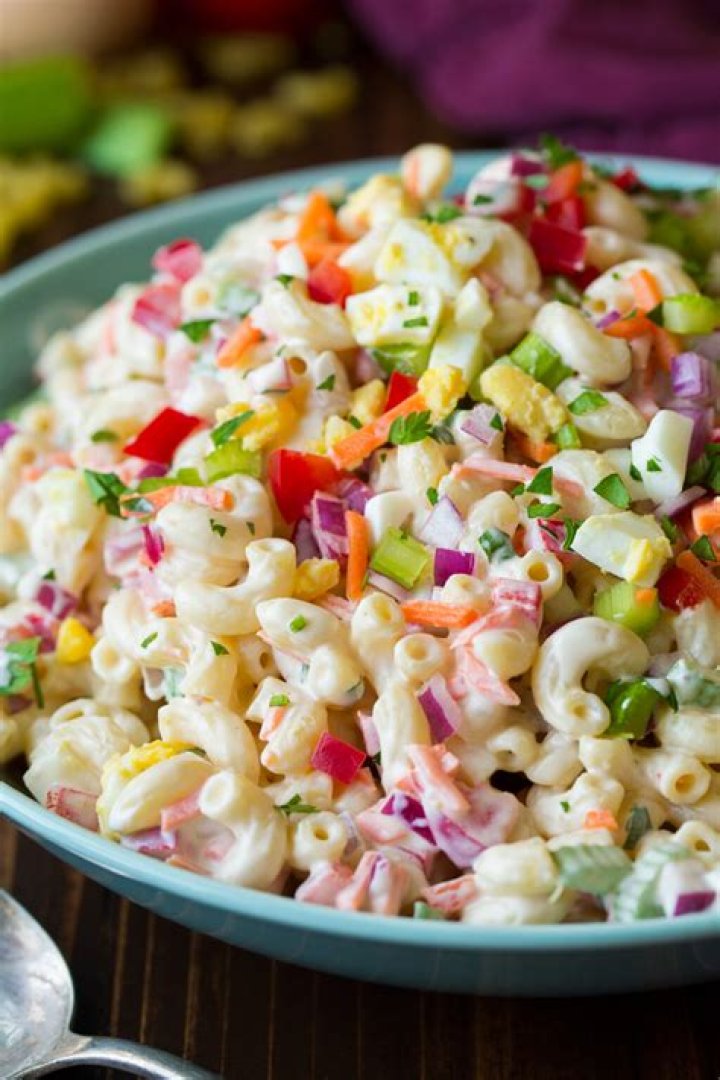 What is a serving size of macaroni salad?