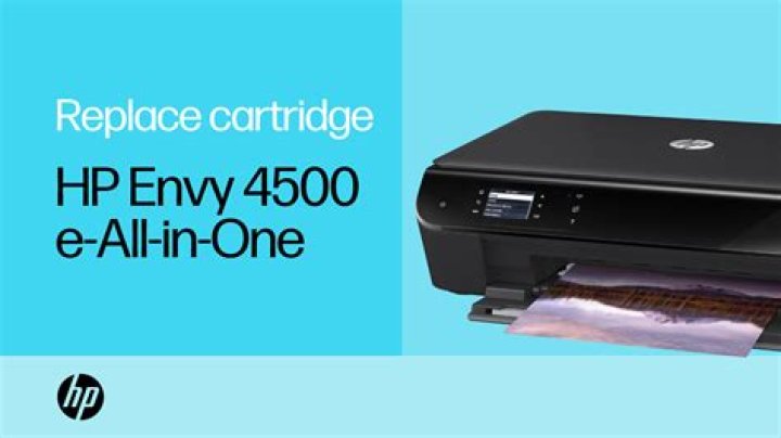 What kind of ink does the HP ENVY 4500 use?