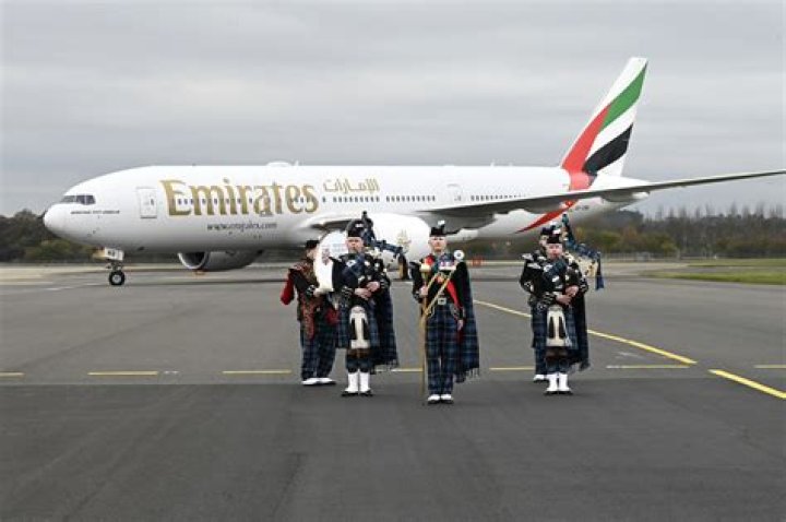 What UK airports can you fly to from Edinburgh?