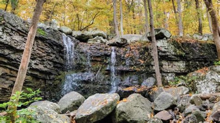 Where are the singing rocks of Pennsylvania located?