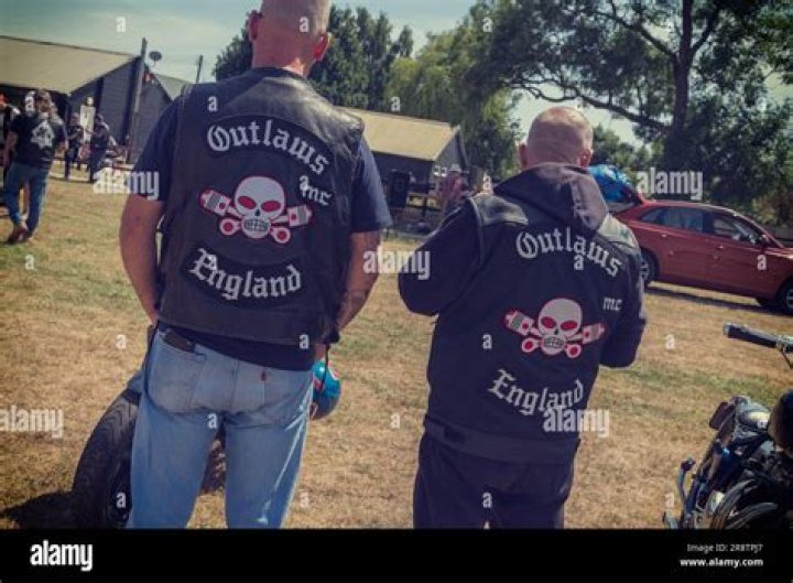 Who is the largest outlaw MC in Australia?