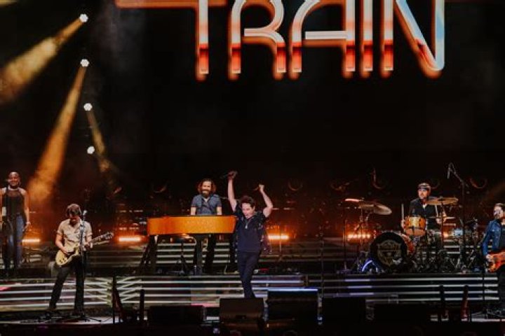 Who is Train touring with 2021?